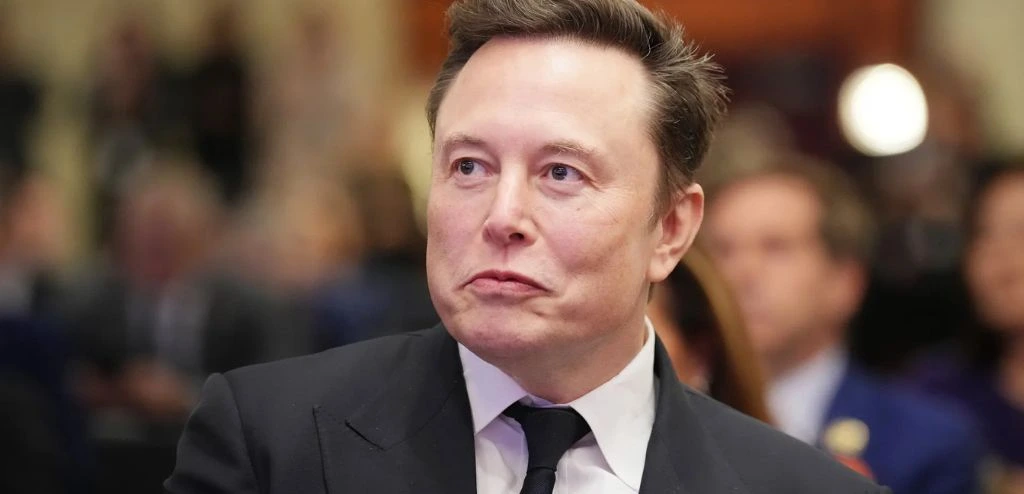 Elon Musk becomes the first man worth USD 400 billion! 